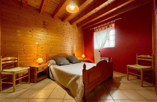 Saint-Maurice-de-Lignon House | Gîte familial avec terrasse proche châteaux, lac, et parcours aventure - FR-1-582-174