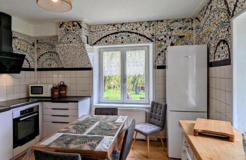 Hericourt House | Gîte familial avec jardin et parking à Héricourt, proche de Belfort - FR-1-583-497