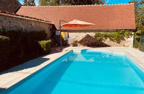 Meillard House | Gîte familial avec piscine partagée et jardin tranquille - FR-1-489-557