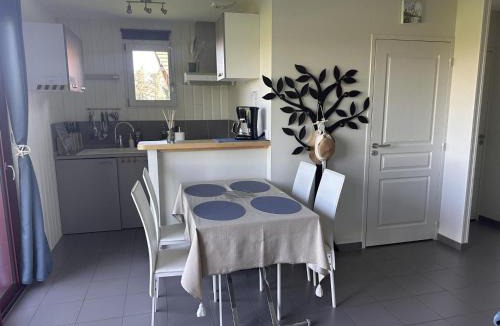 Meillard House | Gîte familial dans le bocage Bourbonnais avec jardin privé - FR-1-489-93