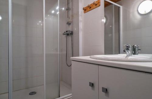 Freycenet-la-Tour House | Gîte familial en Haute-Loire avec terrain clos, à proximité de l'Ardèche et des stations de ski - FR-1-582-236