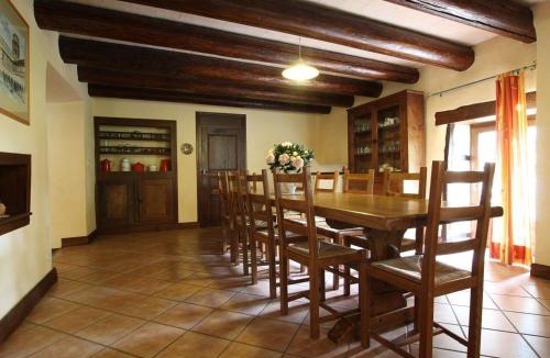 Villeneuve-dʼAllier House | Gîte familial avec grande terrasse à Auzat, proche baignades et sites historiques - FR-1-582-183