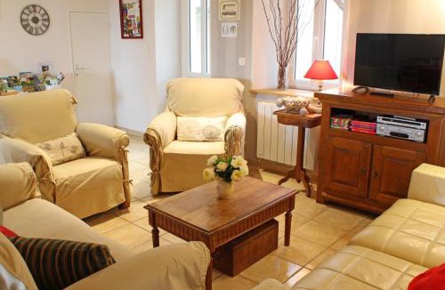 Cindre House | Gîte familial rénové à la campagne avec jardin - FR-1-489-61