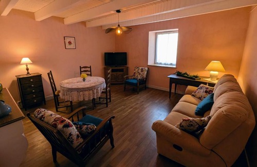 Gourgeon House | Gîte familial rénové avec jardin au cœur de la Vallée de la Saône - FR-1-583-467