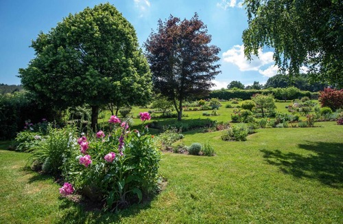 Saint-Romain-sous-Gourdon House | Gîte au jardin Le Poivre