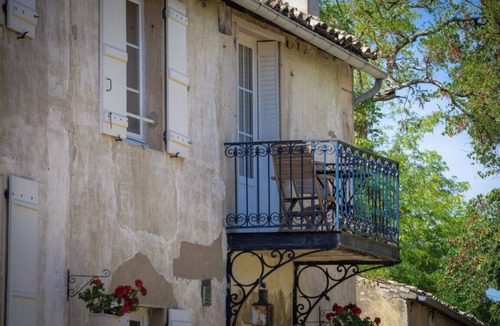 Tournus Cottage | Gîte in French Historic Wine Farm