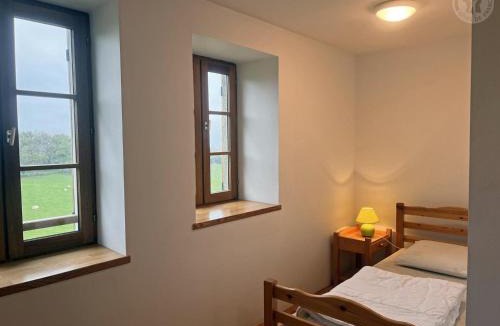 Le Crozet House | Gîte isolé et paisible aux Monts de la Madeleine avec animaux admis - FR-1-496-100