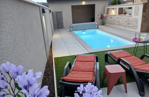 Lussas Villa | Gîte L'Ardétente piscine privée & accès SPA, Adults only, 2 à 4 personnes, Ardèche