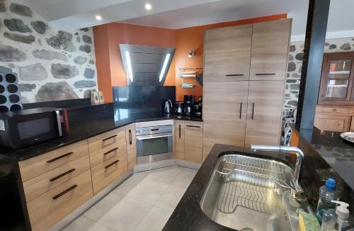 Alleuze House | Gîte L'oustal Del Pastre