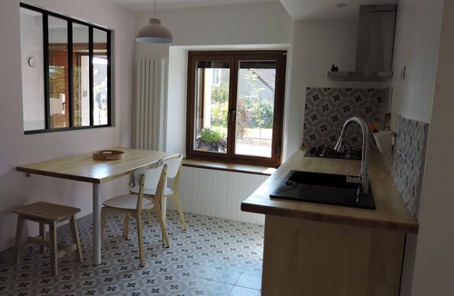 Sainte-Marie Villa | "Gîte La Cerise sur le Gâteau" Spacious country house with private garden.