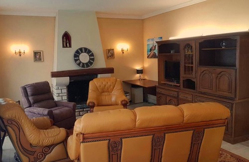 Les Molieres Villa | Gîte La Châtelaine 4 épis 7 pers. set in 1634 m² of wooded grounds!
