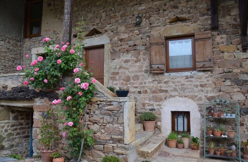Bourgvilain Cottage | Gîte “La Framboisine”: Countryside Views
