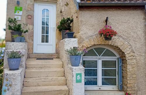 Fleurey-sur-Ouche House | Gîte Le 16, Sous Les Trémières