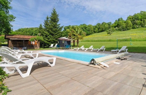 Les Quatre-Routes-du-Lot Cottage | Gîte “Le Séchoir Numéro Deux” with Shared Pool, Wi-Fi, and Air Conditioning