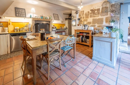 Suze-la-Rousse House | Gîte 'Les Aiguières en Provence' with Private Terrace, Private Garden and Wi-Fi