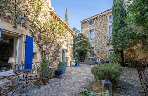 Suze-la-Rousse House | Gîte 'Les Aiguières en Provence' with Private Terrace, Private Garden and Wi-Fi