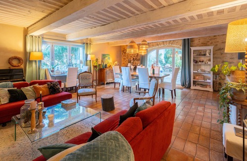 Suze-la-Rousse House | Gîte 'Les Aiguières en Provence' with Private Terrace, Private Garden and Wi-Fi