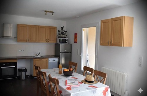 Ailhon House | GÎte Les Cerisiers, 3 stars