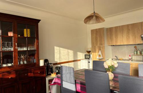 Morville Apartment | Gîte Les Mirabelliers à Morville Hébergement cosy