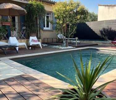 Aubignan Apartment | Gîte Lou Sabaï au pied des dentelles de Montmirail, piscine partagée