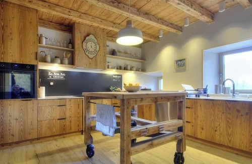 Chezery Forens House | Gîte Ludivine et Péluchet