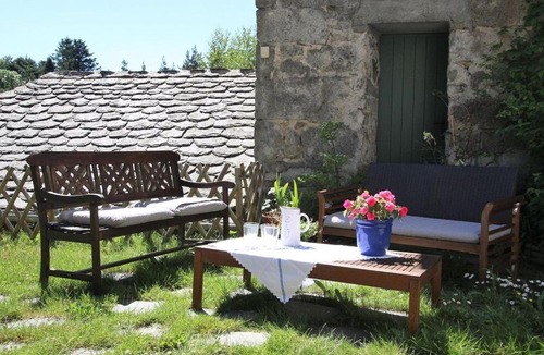 Le Chambon-sur-Lignon House | Gîte Nature au Chambon-sur-Lignon: Terrasse, Wifi, Proche Activités et Commerces - FR-1-582-137