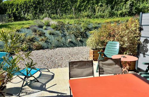 Beaucroissant Apartment | Gîte neuf au calme, RDC, Terrasse, Parking, 2 chambres, Clim