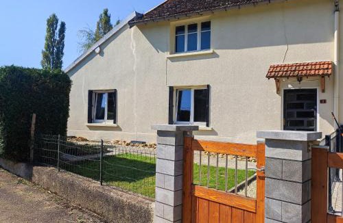 La Vernotte House | Gîte paisible à La Vernotte pour 4 personnes - FR-1-583-492
