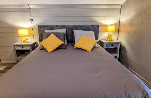 Saint-Bresson House | Gîte paisible dans une ancienne ferme avec WIFI et parking à Saint-Bresson - FR-1-583-440