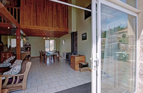 Apinac House | Gîte pour 12 pers., animaux admis, nature Apinac - FR-1-496-416