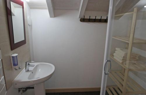Combrimont House | Gîte pour 4 avec terrasse couverte, parking privé et animaux acceptés - FR-1-589-367