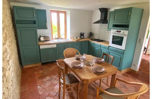 Chavroches House | Gîte pour 5, nature et verdure, animaux bienvenus - FR-1-489-574