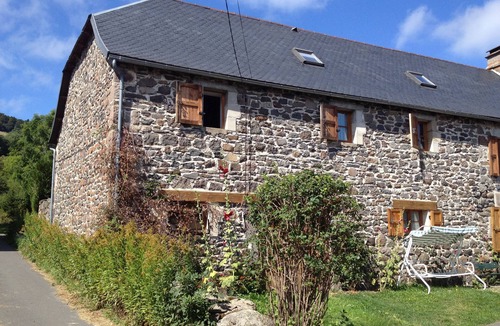Dienne Apartment | Gîte Proche du Lioran Cantal, au Pied du Puy Mary. Animaux Acceptés