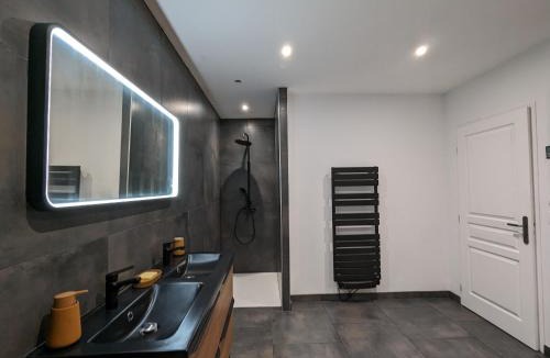 Mauvages House | Gîte rénové à Mauvages avec jardin, BBQ et WIFI - FR-1-585-167