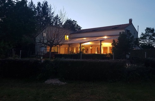Chastellux-sur-Cure Villa | Gîte "Rendez vous Morvan" 15 pers Heated swimming pool 15/05 to 15/09 Tennis court