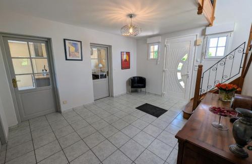 Fretigney-et-Velloreille House | Gîte spacieux à Fretigney avec jardin et billard, idéal pour 8 pers. - FR-1-583-507