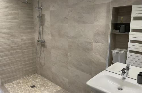 Thiel-sur-Acolin House | Gîte spacieux avec climatisation dans la campagne bourbonnaise - FR-1-489-339