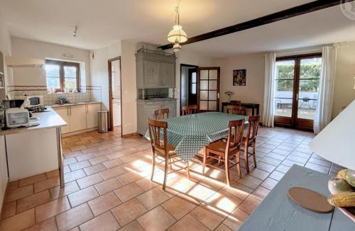 Saint-Haon-le-Vieux House | Gîte spacieux de charme à proximité de St Haon le Vieux - FR-1-496-156