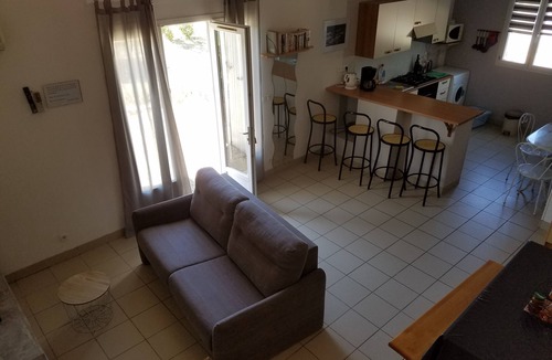 Saint-Maurice-d'Ibie Cottage | Gîte Vanessa exposé plein sud Gîtes du Combeau