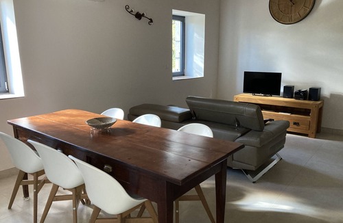 Lagorce House | Gîtes 6 Personnes Climatisés Dans un mas de Charme et de Caractère Avec Piscine