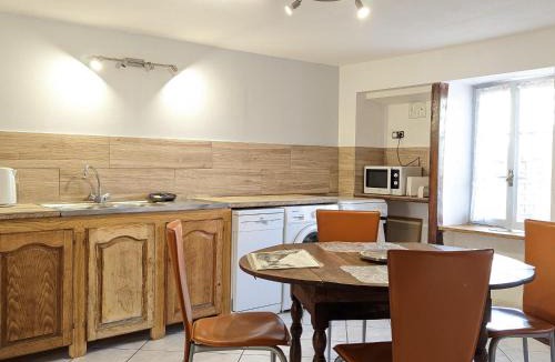 Vauvillers House | Gîtes chaleureux près de Luxeuil, jardin commun - FR-1-583-472
