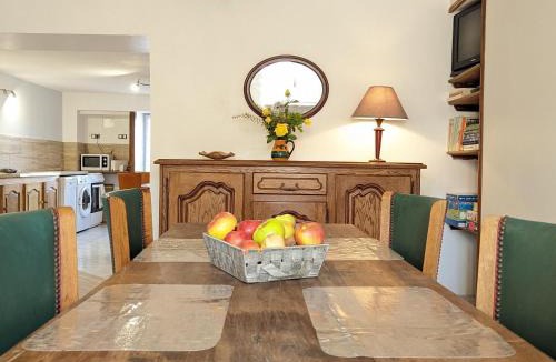 Vauvillers House | Gîtes chaleureux près de Luxeuil, jardin commun - FR-1-583-472