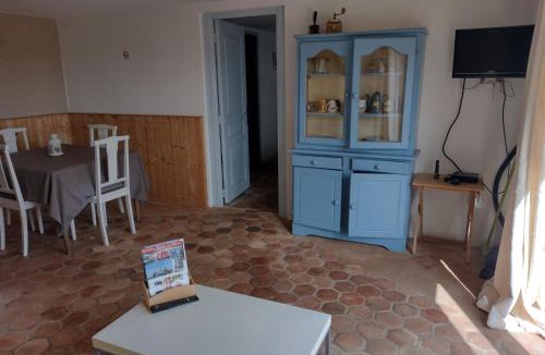 Uxeau Apartment | Gîtes de beaux rêves, Glycine