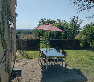 Uxeau Apartment | Gîtes de beaux rêves, Pivoine