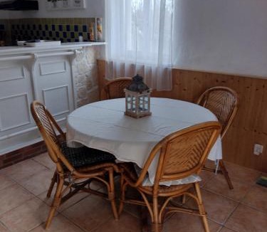 Uxeau Apartment | Gîtes de beaux rêves, Pivoine