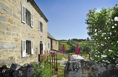 Albaret-le-Comtal House | Gîtes de france 11 personnes au teil