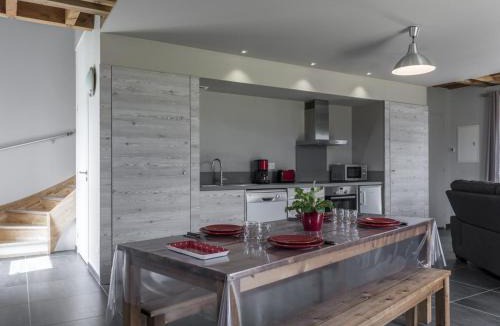 Chapeau House | Gîtes rénovés à la ferme, terrasse et ambiance scandinave - FR-1-489-79