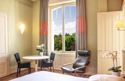 Luxeuil-les-Bains Apartment | Garden & City Luxeuil Ex Le Métropole et Les Thermes