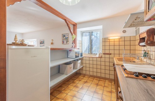 Sazos House | Gary Loup Holiday Home: Mountain View, Private Terrace & Wi-Fi