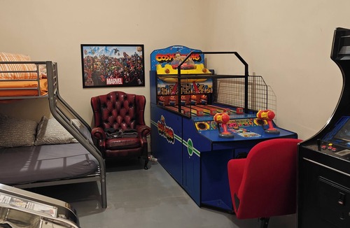 Seurre Other | Geek Castle: a castle full of pinball machines, arcades and a large hot tub